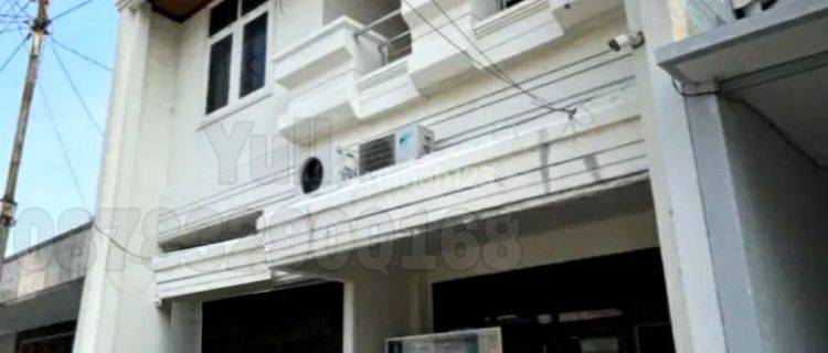 Dijual Rumah Bagus Tingkat 2 Lantai Siap Pakai di Daerah Brumbungan, Semarang 1