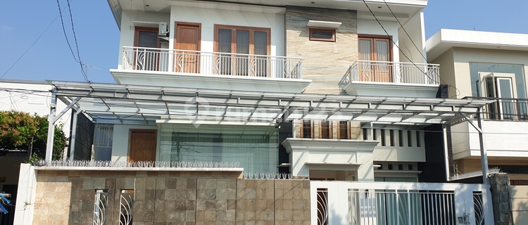 Dijual Rumah Mewah Tingkat 3 Lantai Siap Pakai Daerah Brumbungan Tengah Kota Semarang 1