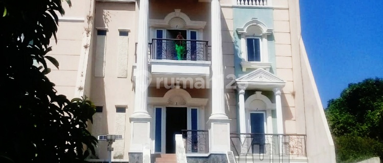 Dijual Rumah Tingkat 2,5 Lantai di Perumahan Daerah Ngaliyan, Semarang 1