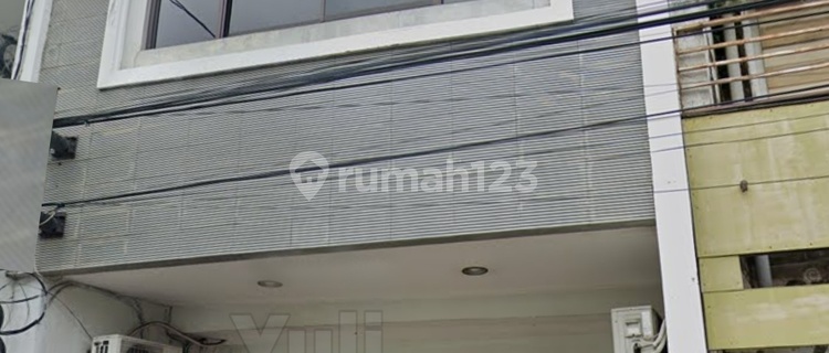 For Sale: Strategic 2.5-Story Shop House Ready for Use in Kranggan Area, Semarang 1