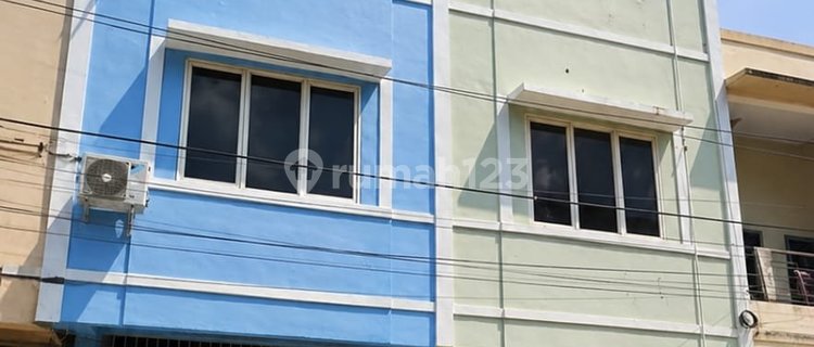 Cheap Shophouse on Jl Onta Lama Near Veteran Tupai Ratulangi 1