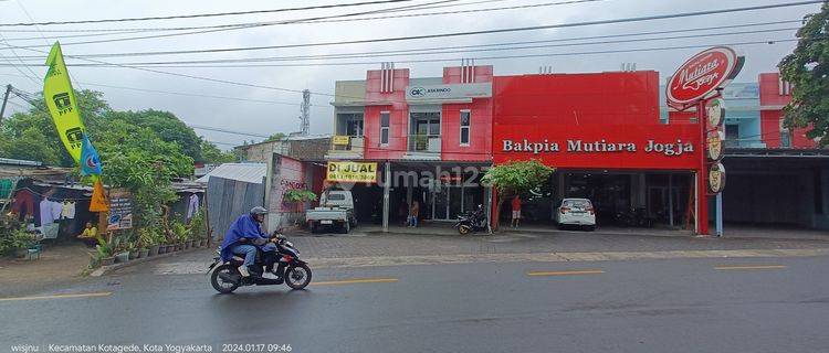 Ruko Siap Pakai Samping Pintu Masuk Gembira Loka  1