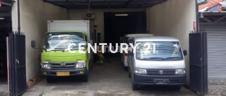 For Sale 2-Story Shop House on Roadside in Pancoran Area, South Jakarta 1