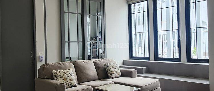 Rumah 3 Lantai Bagus Semi Furnished SHM di Cluster Aether Greenwich Bsd, Pagedangan, Tangerang 1