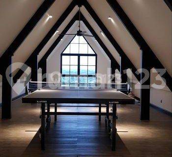 Rumah 3 Lantai Bagus Furnished di De Park Bangunan Mandiri, Tangerang 1
