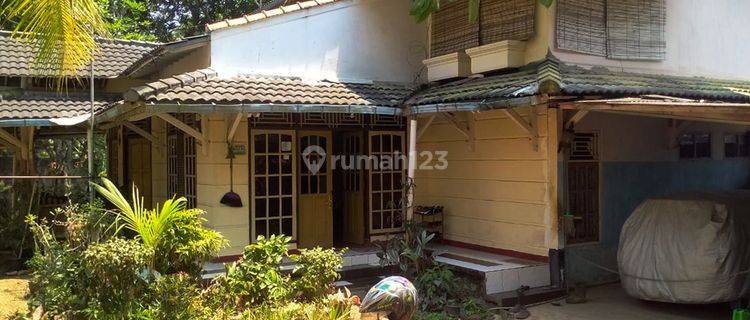 Rumah 2 Lantai Bagus Tanah Luas Siap Huni 1