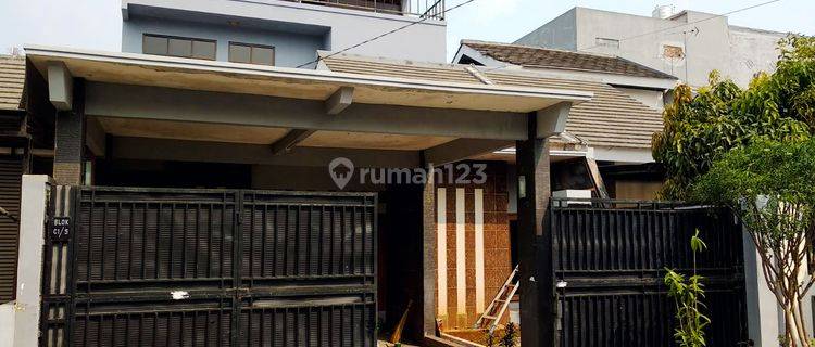 Rumah 3 Lantai Bagus di Perumahan Belka Residence 1