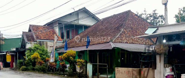 Rumah Bagus Luas Samping Jalan Harga Murah 1