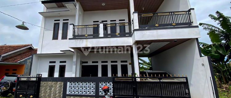 Rumah Bagus 2 Lantai Siap Huni Dekat Pusat Kota Cianjur 1