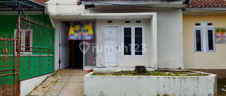 Kost - 15 Room Kost Suitable for Business in Mande, Cianjur 1