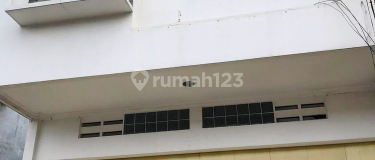 Nice 2-Story Shop House in Downtown Cianjur 1