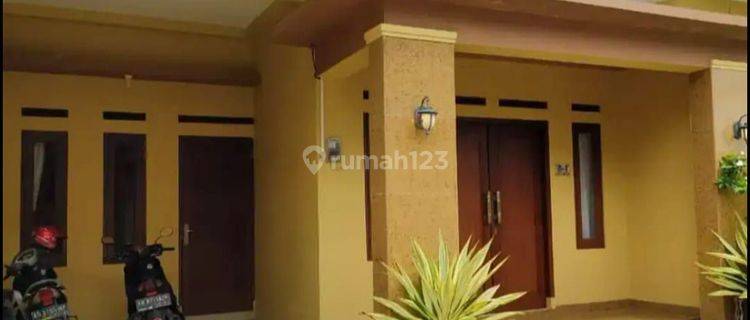 Rumah bgus full furnished di Colomadu 1