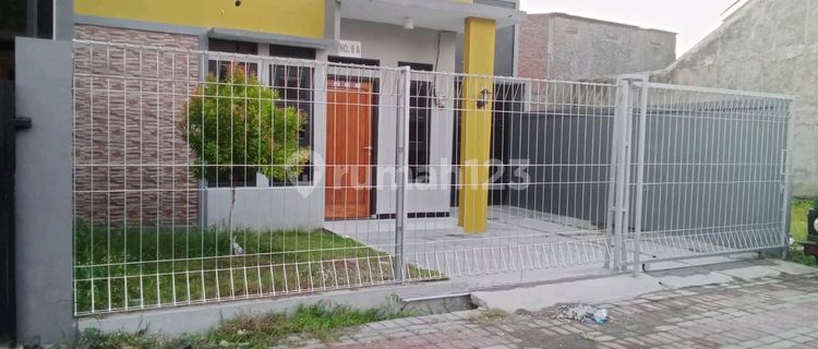 Rumah Bagus Siap Hunistartegis Tengah Kota Sumber Solo. 1