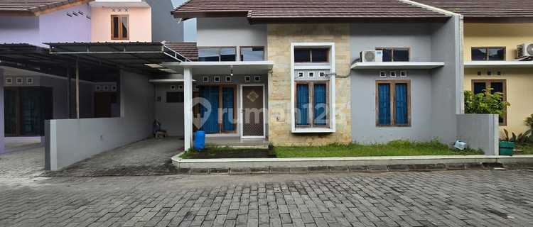 Rumah Bagus Bersih Siap Huni Di Cluster Solo Baru 1