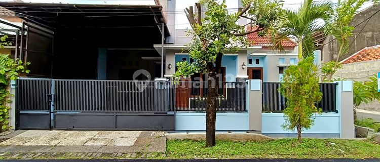 Well-Maintained Hook House with Furniture in Fajar Indah Housing, Solo 1