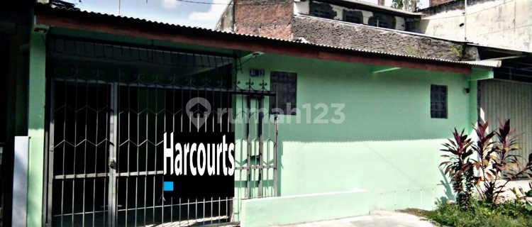Simple Ready-to-occupy House in Favorite Housing Near The Park Mall & Pakuwon, Solo Baru 1