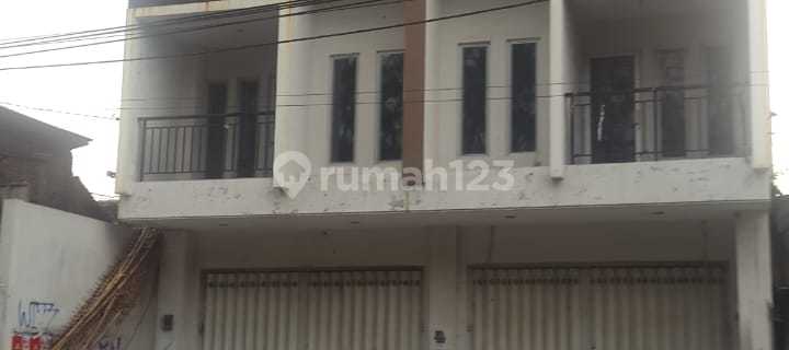 Affordable 3-Story Strategic Shop House on Bhayangkara Street Solo, Near Slamet Riyadi Street and Veteran Street Solo, Former Lawson 1