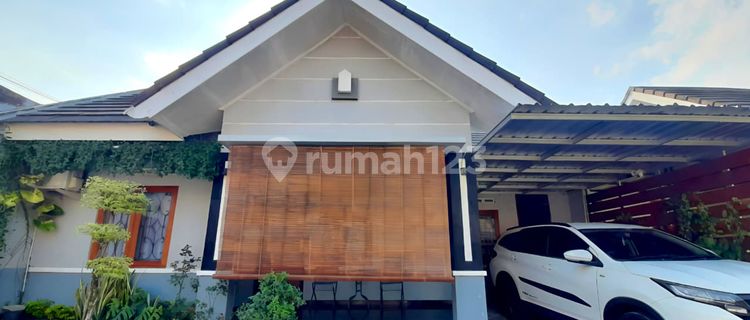 Well-Maintained Beautiful House Fully Furnished in a Cluster in Paulan, Colomadu 1