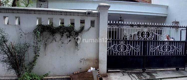 Dijual Rumah Daerah Srengseng Lapangan Bola 1