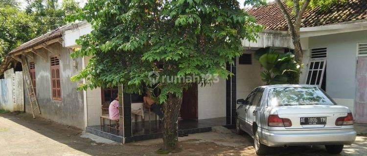 Rumah Bagus SHM di Jl. Letjend Suprapto, Pacitan 1