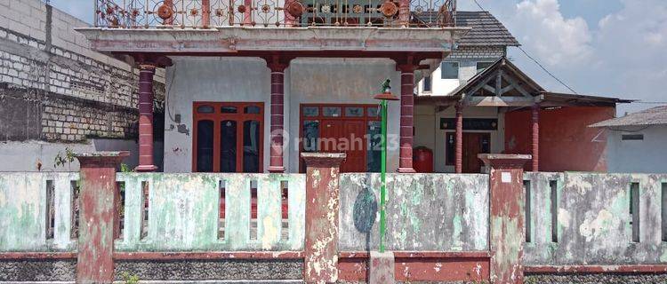 Rumah 2 Lantai Butuh Renovasi SHM di Gonjo, Ds Mojorejo, Lamongan 1