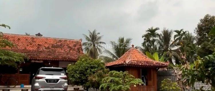 Home Stay Kayu Jati Plus Kolam Renang Purwokerto 1