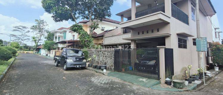 Rumah hook 2 lantai perum Puri Intan dekat kampus Unsoed, wisata Baturaden Purwokerto 1