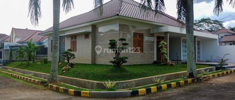 Rumah Mewah Full Furnish Perum Rafles Baturaden Purwokerto 1