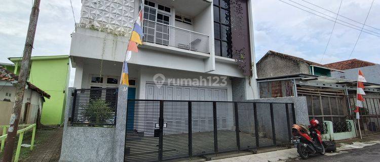 Rumah Mewah 2 Lantai Pusat Kota Purwokerto 1