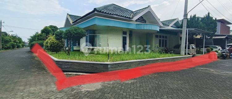 Hook House, Elit Permata Hijau Residential Area, Downtown Purwokerto 1