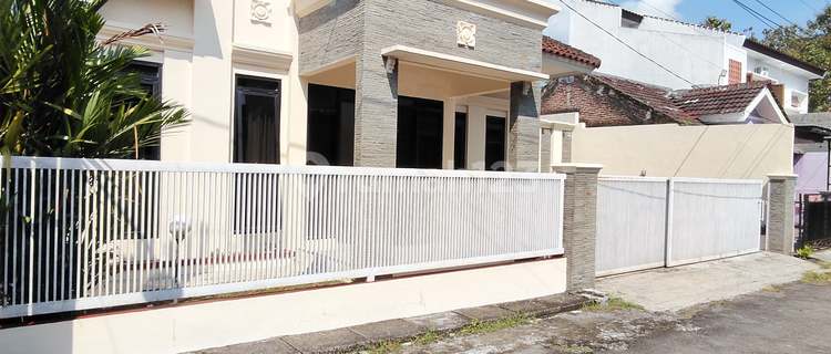 Luxury Home in Bantarsoka Housing Near the Station, Purwokerto Town Square 1