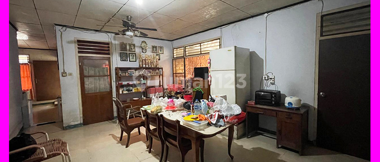 Meditation Old House Size 11.5X18m in Jelambar Police Land Complex 1