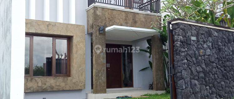 Disewakan Villa Modern Lokasi Premium di Jl.kayu Tulang, Canggu.  1