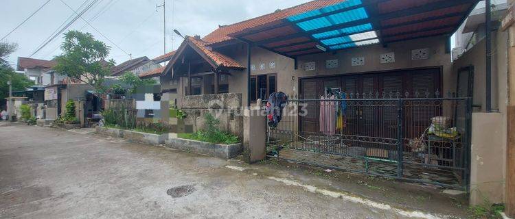 Dijual Rumah, Tanah Kosong warung + 3 Unit Studio Kost di Jimbaran 1