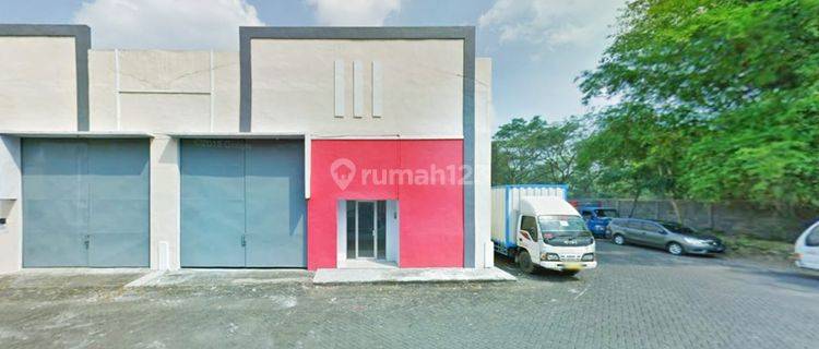 Gudang+Kantor Murah Siap Untuk Usaha Di  Karanglo Arjosari kota Malang

Spesifikasi :

Kantor = 1

Kamar Mandi = 1

Luas Bangunan = 490

Luas Tanah = 493

Sertifikat = SHGB


Fasilitas :

- Ada Kantor

- Kawasan Pergudangan

- One Gate Sistem

- Akses Tro 1