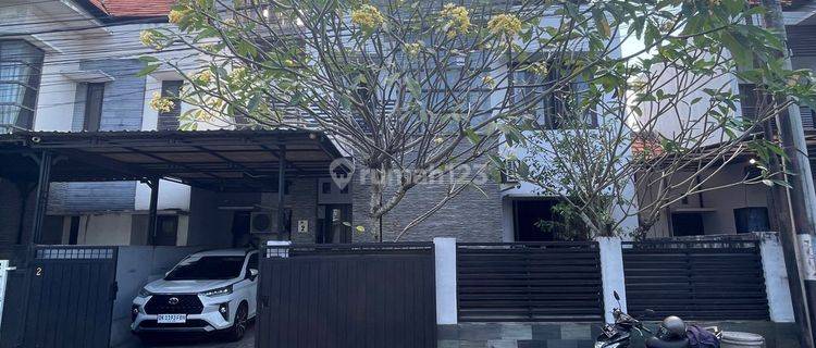 Rumah Murah Modern 2lt Semi Furnished Siap Huni Di Kerobokan Gn Salak 

RUMAH  MODERN 2 LANTAI ONE GATE SYSTEM

Kerobokan Gn Salak

Spesifikasi : 

Luas Tanah : 125 m²

Luas Bangunan : 100 m²

Kamar Tidur : 3

Kamar Mandi : 3

Ruang Tamu

Ruang Laundry

D 1