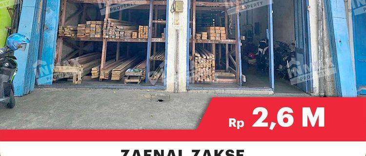 Ruang Usaha + Hunian Siap Untuk Usaha Dekat Pasar Besar + Kampung 3D

Spesifikasi : 

Luas Tanah : 400m²

Luas Bangunan : 400m²

Tingkat : 2

Kamar Tidur : 5

Kamar Mandi : 3

Air : PDAM + Sumur

PLN : 1300

Legalitas : SHGB

Hadap : Barat

Harga IDR 2,6  1