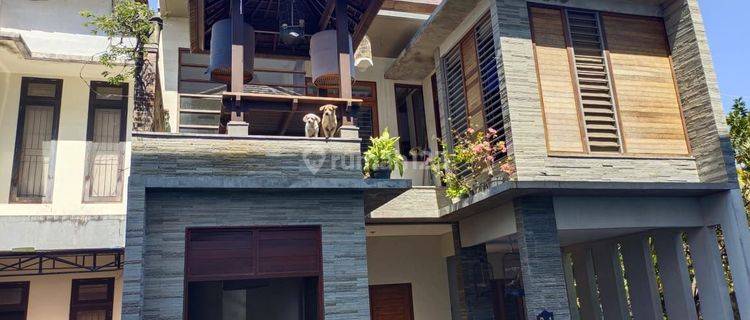 Rumah Fully Furnished One Gate System Di Kertadalem Denpasar BALI 


RUMAH ONE GATE SYSTEM DI KERTADALEM DENPASAR


Luas Tanah : 110 m²


Luas Bangunan : 200 m²


Kamar Tidur : 3


Kamar Mandi : 3

Ruang Keluarga 


Full Furnished 


Lantai Full Granit 

 1