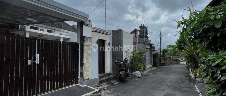 Rumah Murah Lokasi Strategis Dekat Sekolah Taman Rama Cokroaminoto


Spesifikasi : 


Luas Tanah : 200 m²


Luas Bangunan : 165 m²


Kamar Tidur : 4


Kamar Mandi : 2


Ruang Tamu Luas 


Carport


Taman Kecil 


SHM


Harga IDR 1,35 Miliar Negotiable 


 1