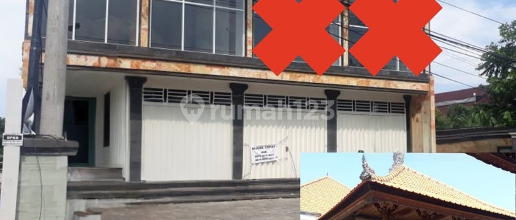 For Sale: 2-Story Shophouse and Residence on Pudak Street, Batubulan Village, Sukawati District, Gianyar Regency, Bali Province  
2-Story Shophouse  
Land Area: 136 m²  
Building Area: 260 m²  
Residence  
Land Area: 213 m²  
Building Area: 795 m²  
Water Supply: PDAM  
Electricity: PLN 7,000 VA  
Carpark 1