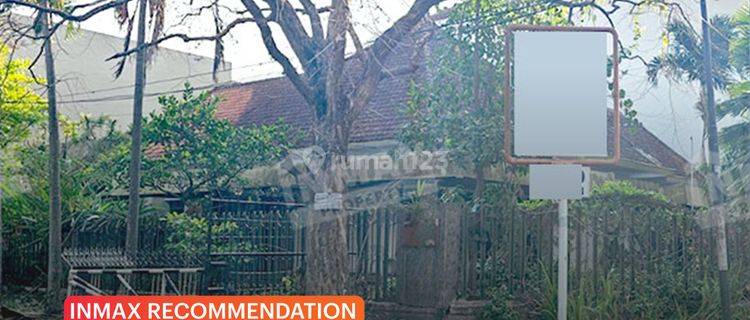 Rumah Hitung Tanah Lokasi Strategis Di Jl. Semeru, Cocok Untuk Usaha 


Spesifikasi : 


Luas Tanah : 884m²


Dimensi : 22 x 40,18


Luas Bangunan : 800m²


Tingkat : 2 


Kamar Tidur : 5


Kamar Mandi : 2


Listrik : 5000 Watt


Air : PDAM 


Hadap : Tim 1