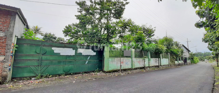 Gudang Siap Utk Usaha Akses Kontainer Lokasi Strategis Di Junrejo Batuspesifikasi :luas Tanah : 1018m²dimensi : 25 X 40luas Bangunan : 350m²kamar Tidur : 1kamar Mandi : 2 + 2hadap : Timur Shm Harga 4,8 Miliar Nego 1