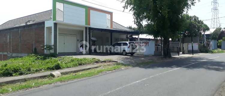Affordable 3-Story Shop House in Strategic Location, Bubunan, Seririt - Buleleng, Bali - Quick Sale!
Minimalist 3-Story Shop House at Low Price, Prime Location
Bubunan Village, Seririt Subdistrict, Buleleng Regency, Bali Province 1