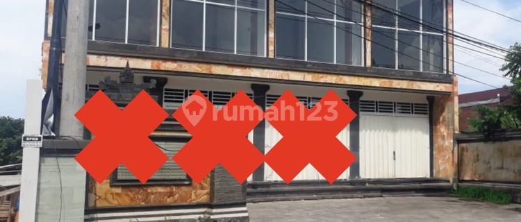 For Sale Strategic Shop House on Pudak Street, Batubulan Village, Sukawati District, Gianyar Regency, Bali Province

Specifications:
Land Area: 75 m²
Building Area: 144 m²
PDAM (Water), PLN Electricity 7,000 VA, Toilet
Facing West, Road Access 5 Meters
Legality: SHM (Certificate of Ownership)
IMB (Building Permit) Available
Selling Point 1