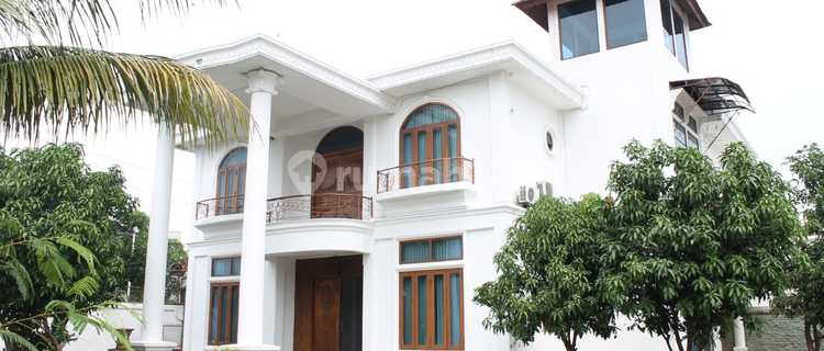 Luxury House Below NJOP, Affordable in Cakung. 1