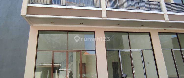 For Rent Shop ruko At Kerobokan Strategic Location For Business 1