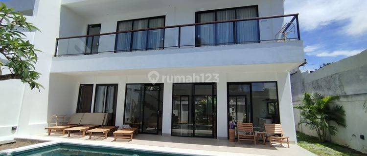 Leasehold Luxury 3 Bedrooms In Legian Kuta 1