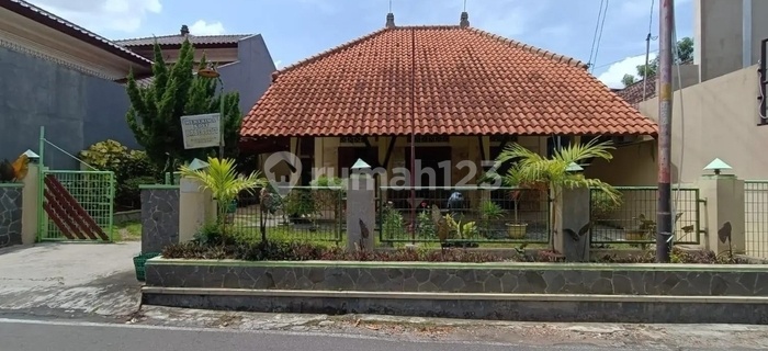 Auctioned, House for Boarding in Banjarsari, Solo 1