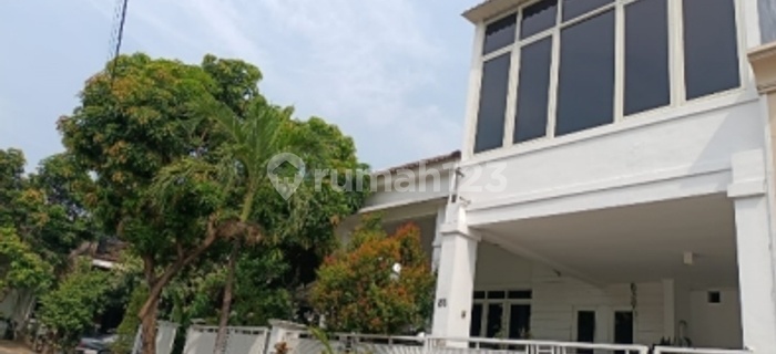Auctioned, Residential House in Delta Sari Indah Housing, Waru, Sidoarjo 1