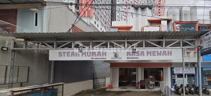 Auctioned, roadside shop house in Banyumanik, Semarang 1